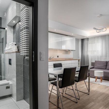 Rentplanet - Apartamenty Atal Tower Breslavia Exterior foto