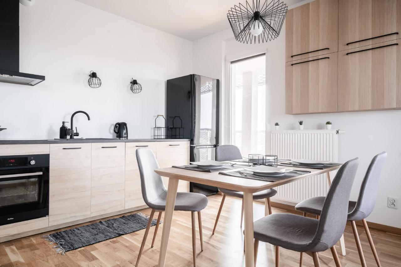 Rentplanet - Apartamenty Atal Tower Breslavia Exterior foto