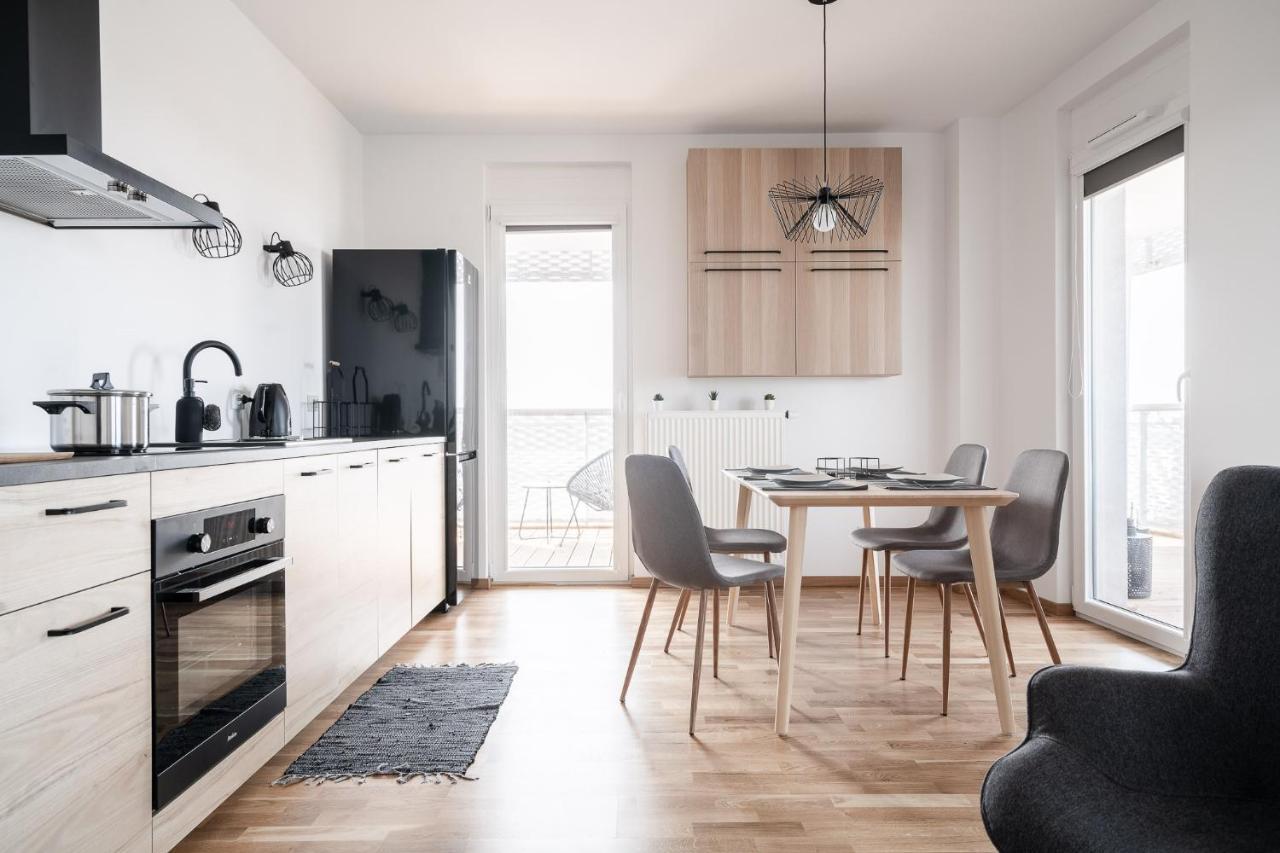 Rentplanet - Apartamenty Atal Tower Breslavia Exterior foto